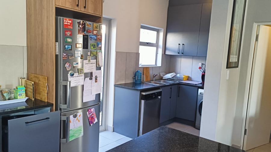 To Let 3 Bedroom Property for Rent in Parklands North Western Cape